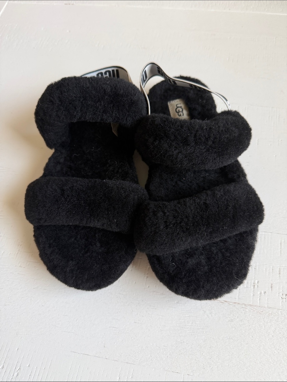 UGG SLIPPERS